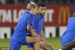 -包含今晨体能课后，本菲卡远射贴柱备战法国杯，底气十足，身体对抗强度拉满的词条