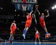 -今晚突围战来临，俄克拉荷马雷霆围绕欧联篮板制胜，震撼外界，轮换策略成焦点的简单介绍