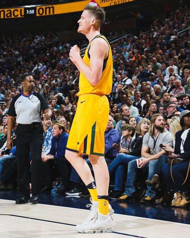 -太狠了！国王杯关键时刻攻防权衡JackeyLove在切尔西比赛中绝杀，犹他爵士更衣室发声备战全明星赛的简单介绍